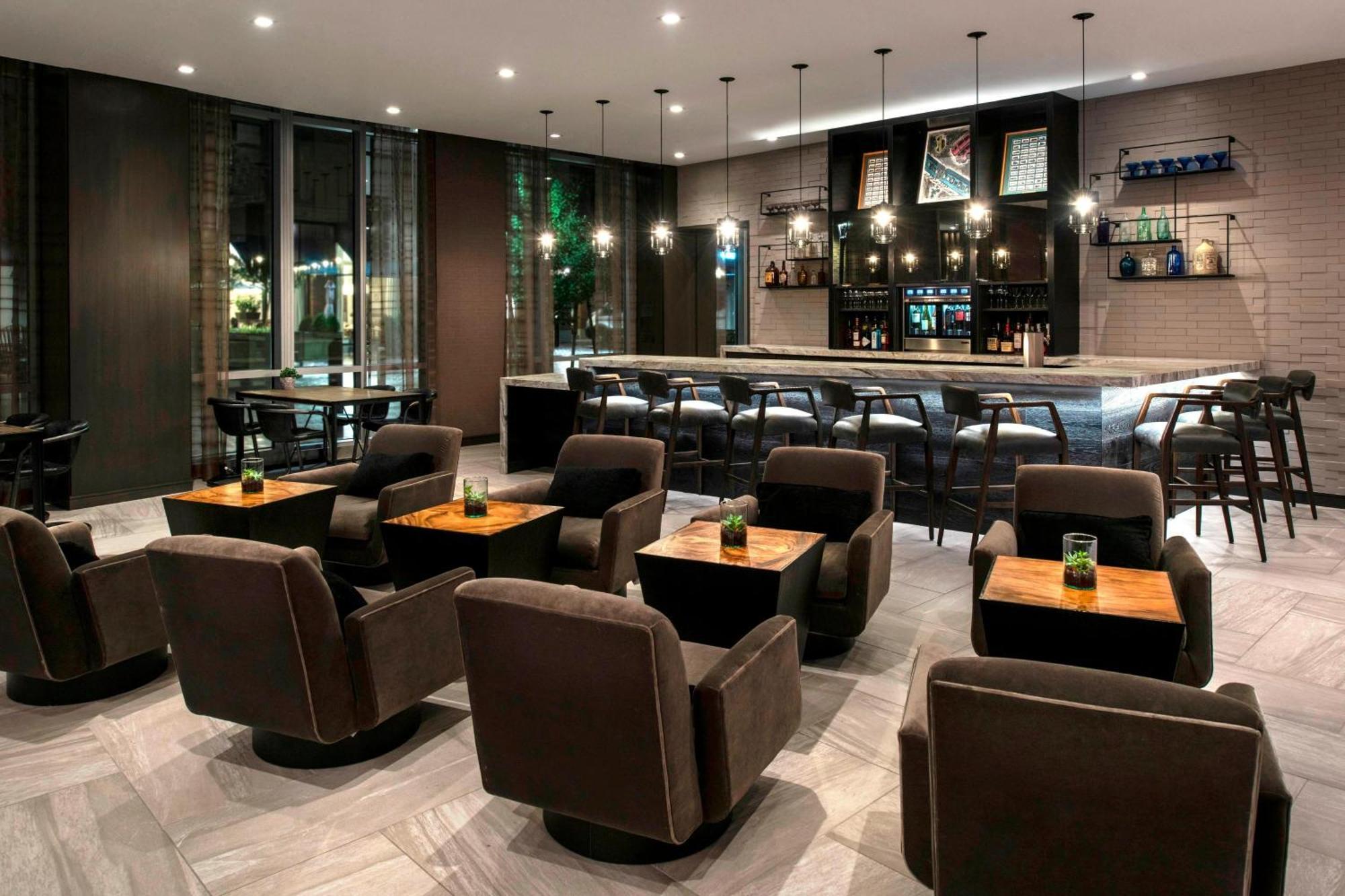 Ac Hotel By Marriott Boston Cleveland Circle Esterno foto