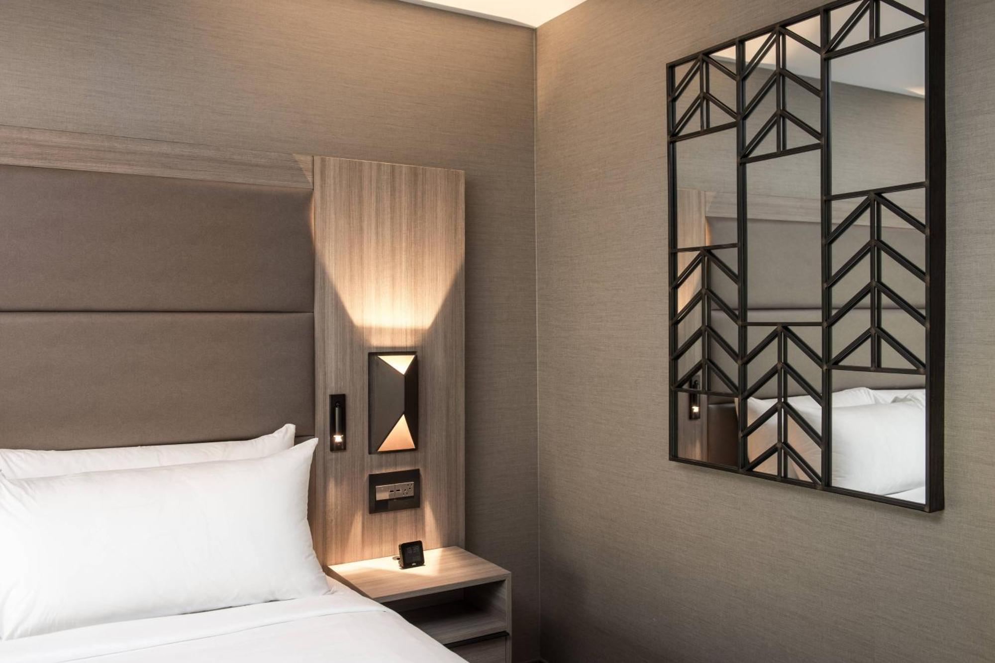 Ac Hotel By Marriott Boston Cleveland Circle Esterno foto